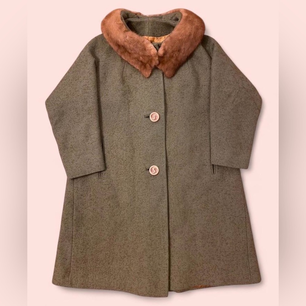 Vintage 1950s green wool coat with genuine mink fur collar